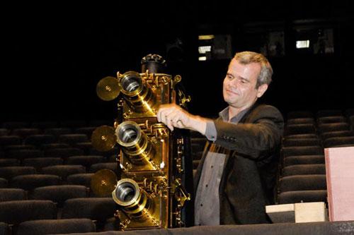 laurent-mannoni-devoile-metropolis-L-Kgjhc_